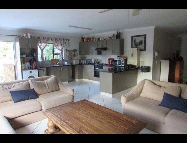 6 BEDROOM HOUSE FOR SALE IN WHITE RIVER CENTRAL